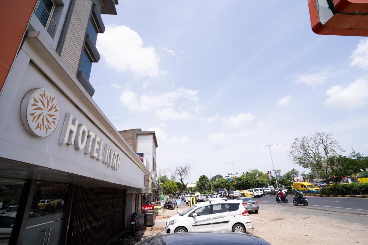 Hotel Kyra Airport Ahmadábád Exteriér fotografie