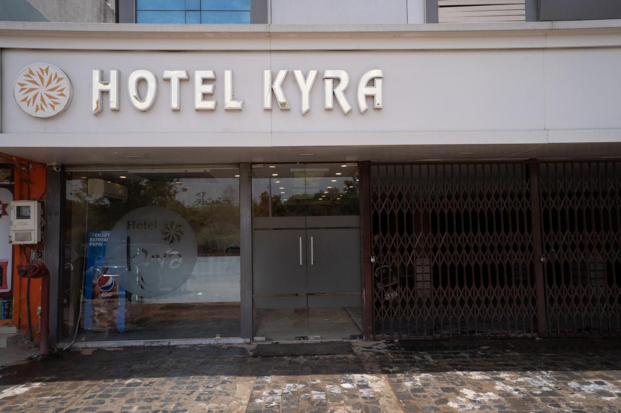 Hotel Kyra Airport Ahmadábád Exteriér fotografie