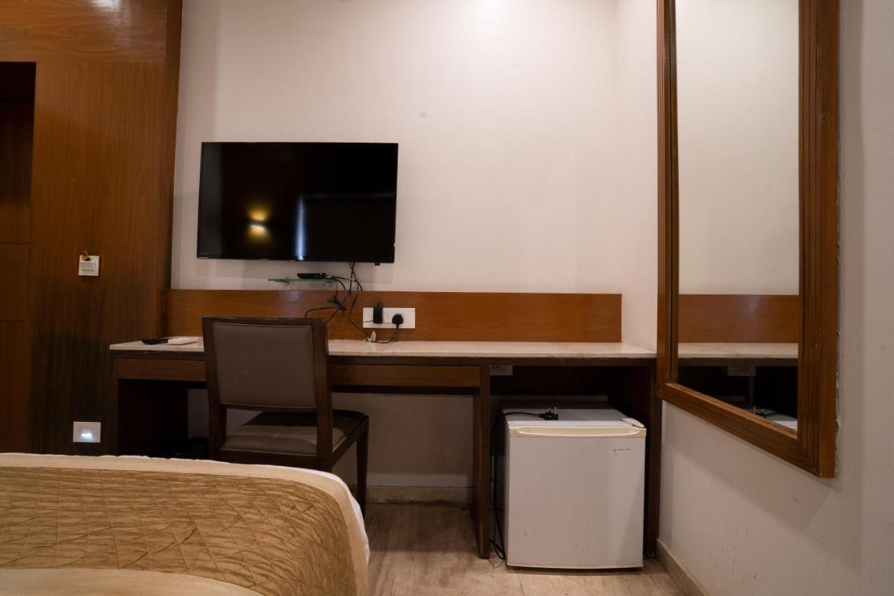 Hotel Kyra Airport Ahmadábád Exteriér fotografie